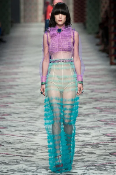 Look 57